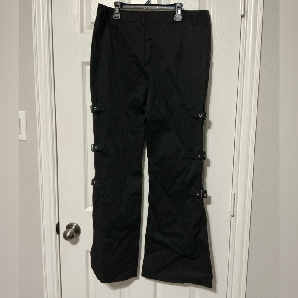 SHEIN Women's Black Cargo Jeans